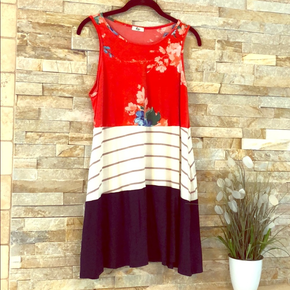 🆕 Super cute sundress or tunic with pockets